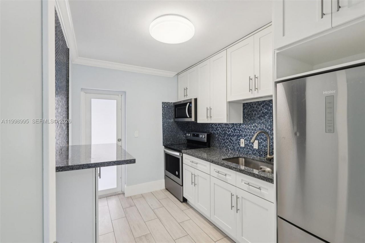 1682 NE 124th Ln, North Miami, FL 33181 Photo