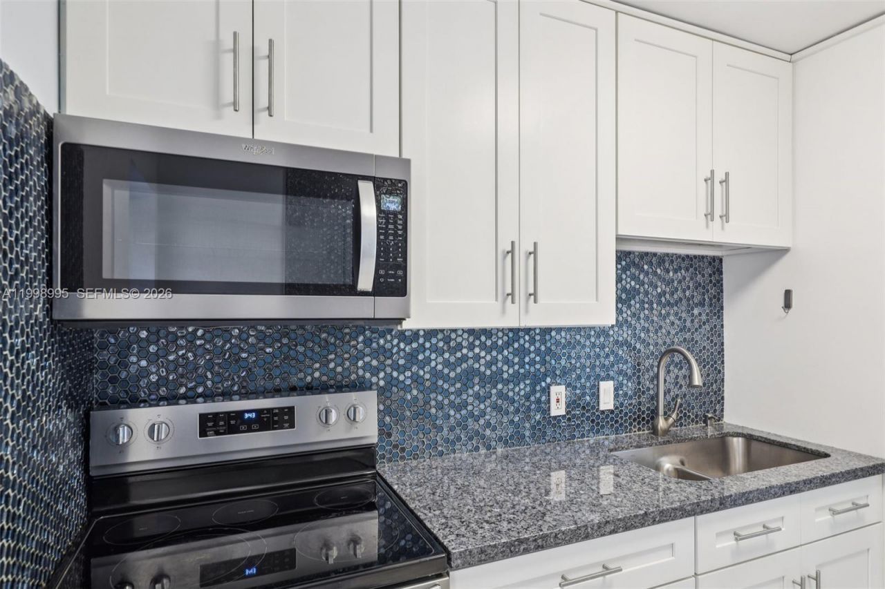 1682 NE 124th Ln, North Miami, FL 33181 Photo