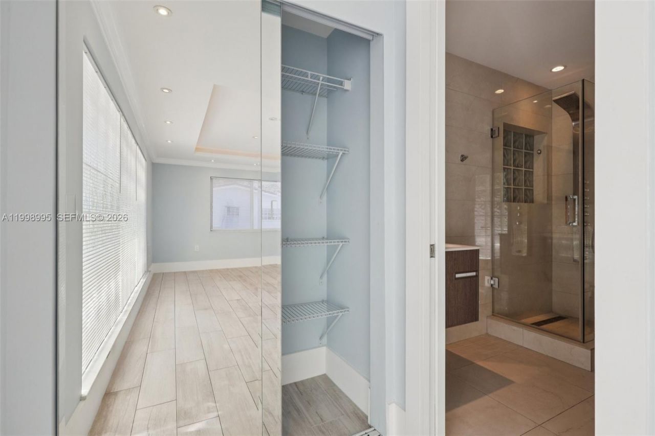 1682 NE 124th Ln, North Miami, FL 33181 Photo