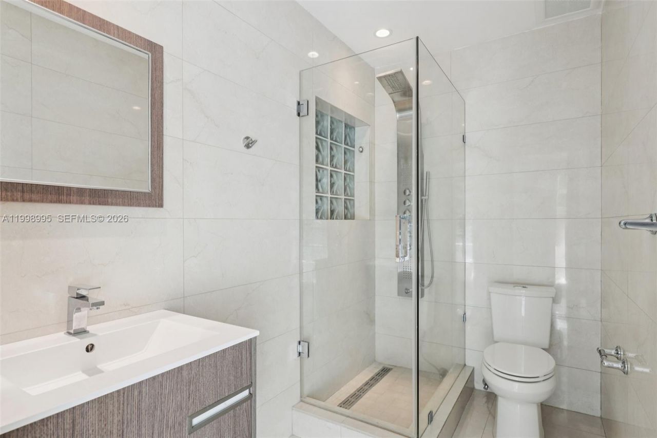 1682 NE 124th Ln, North Miami, FL 33181 Photo