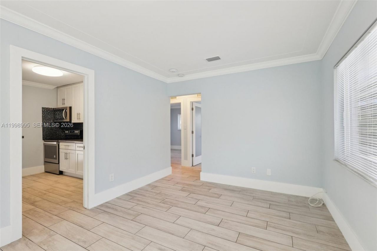 1682 NE 124th Ln, North Miami, FL 33181 Photo