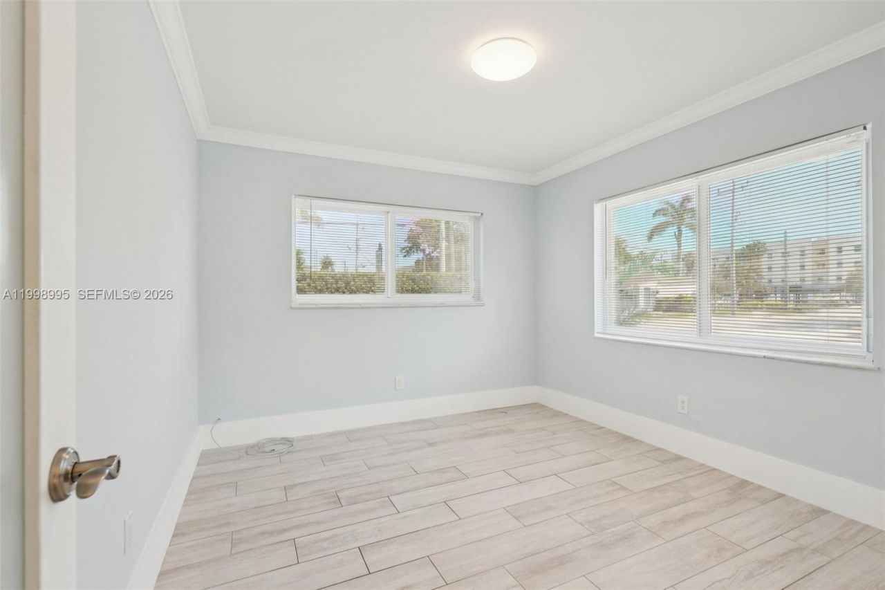 1682 NE 124th Ln, North Miami, FL 33181 Photo