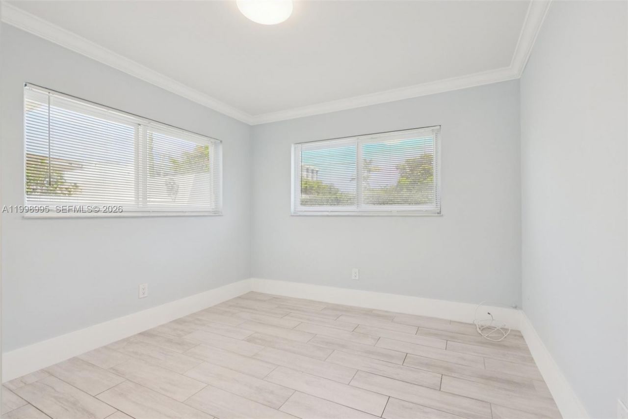 1682 NE 124th Ln, North Miami, FL 33181 Photo