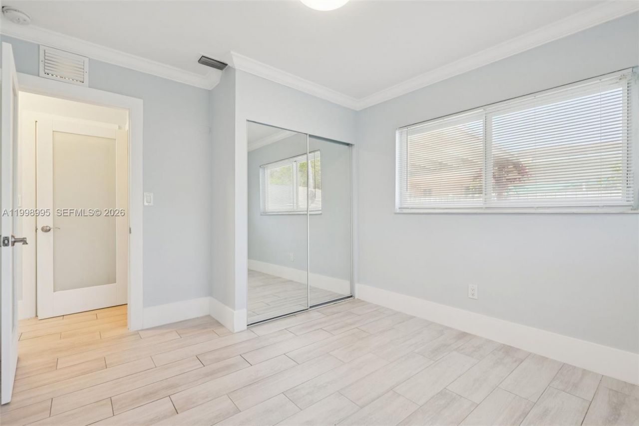 1682 NE 124th Ln, North Miami, FL 33181 Photo