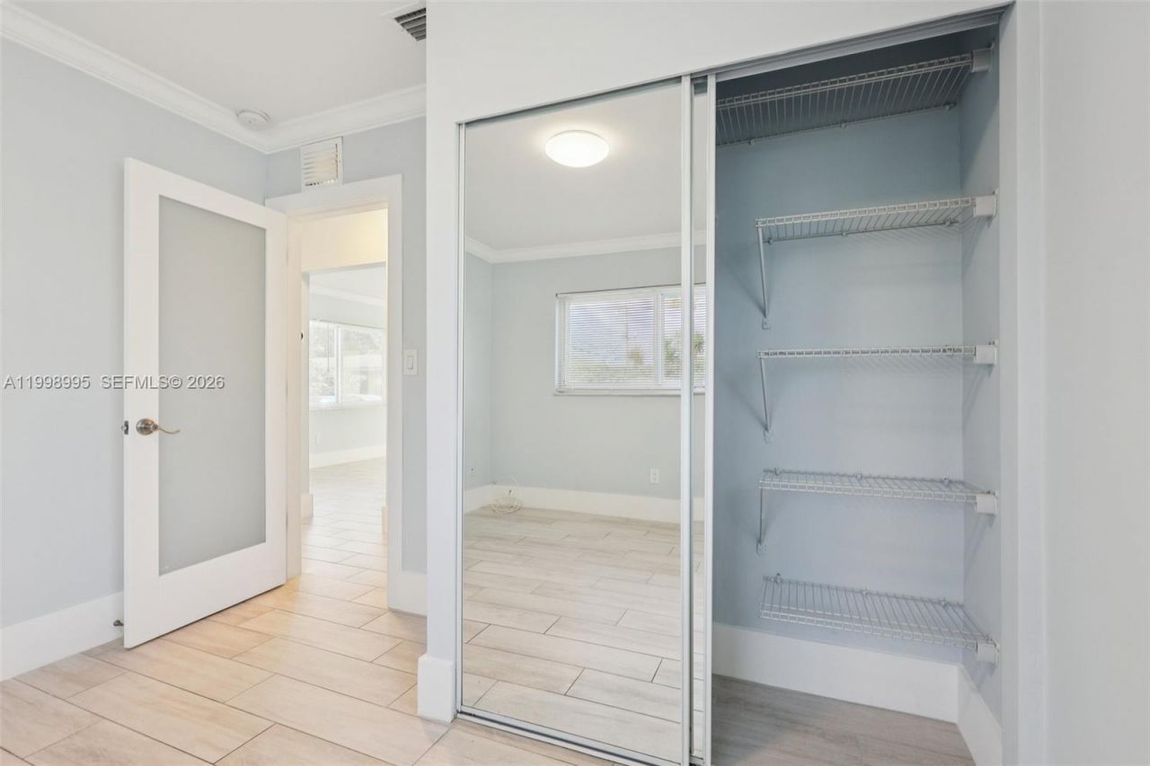 1682 NE 124th Ln, North Miami, FL 33181 Photo