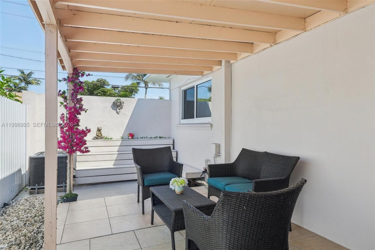 1682 NE 124th Ln, North Miami, FL 33181 Photo