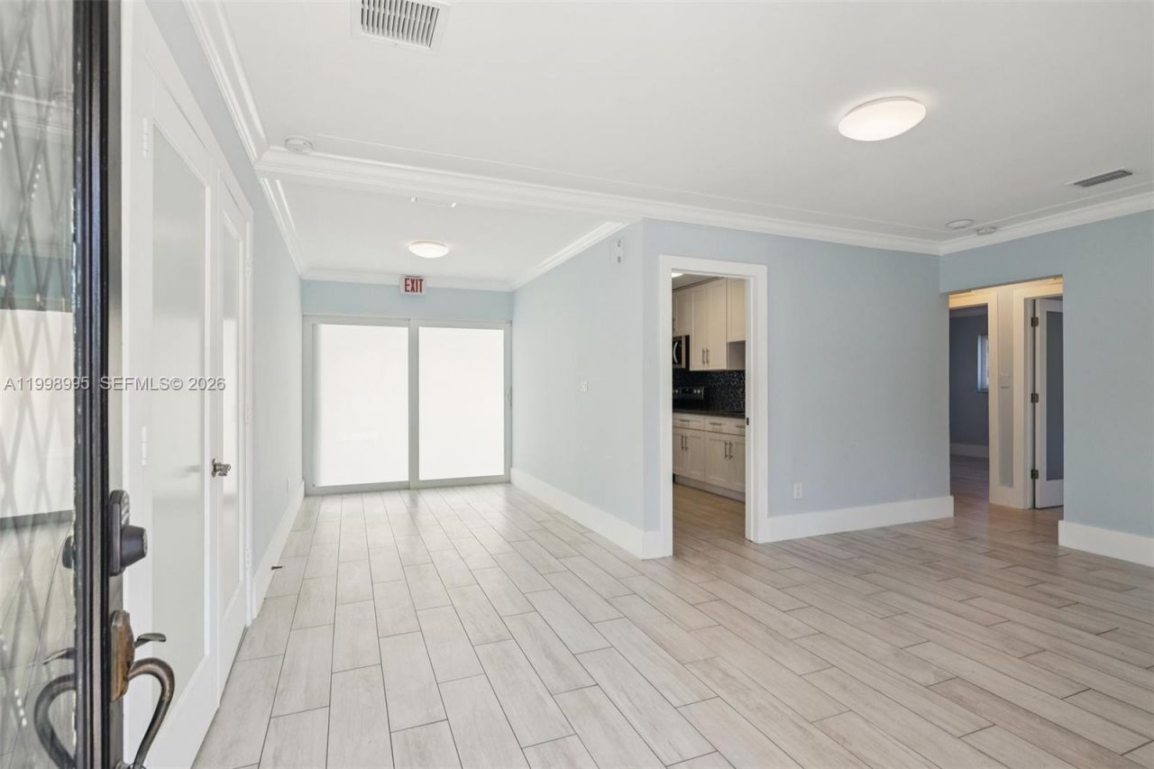 1682 NE 124th Ln, North Miami, FL 33181 Photo