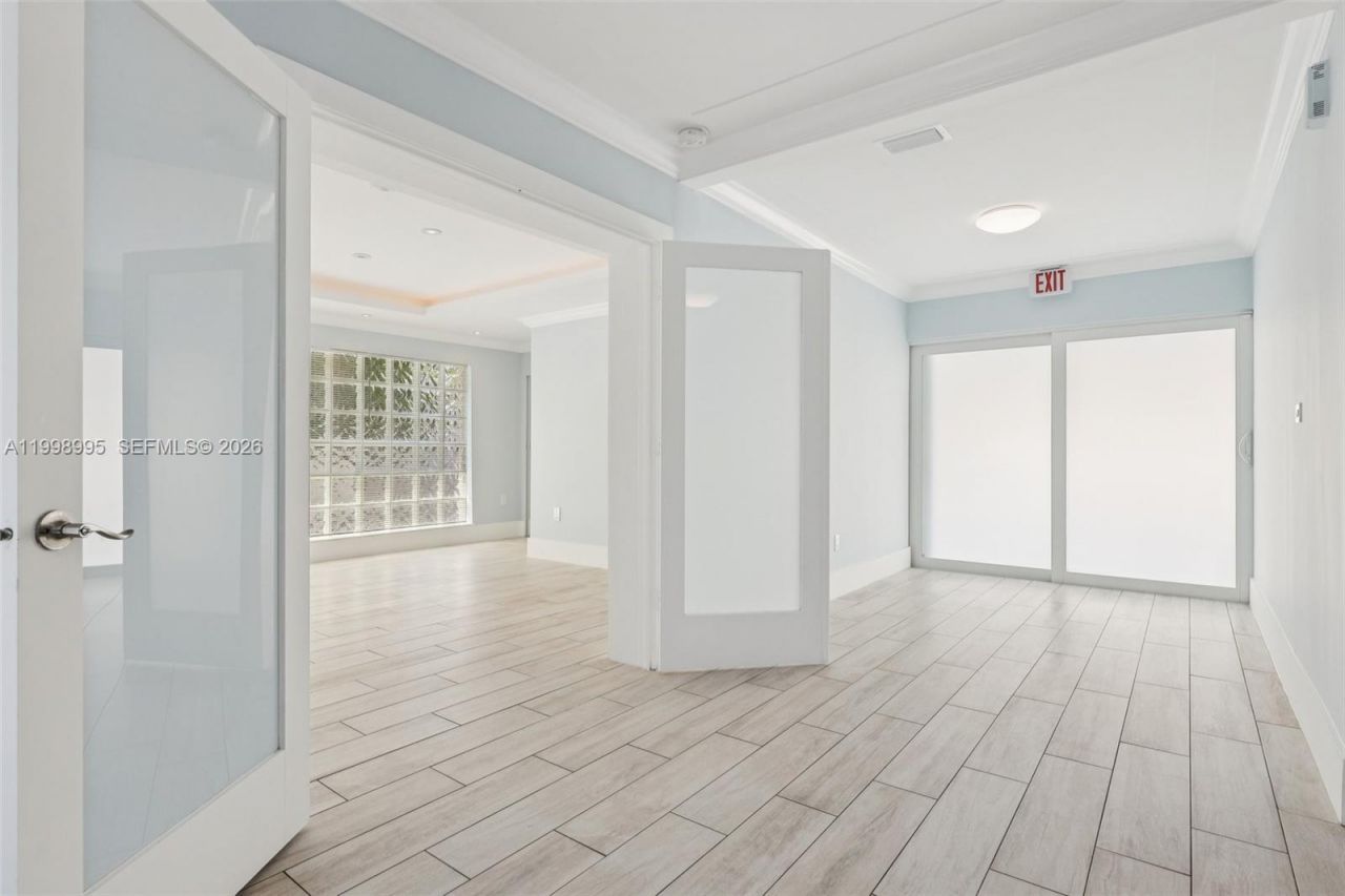 1682 NE 124th Ln, North Miami, FL 33181 Photo