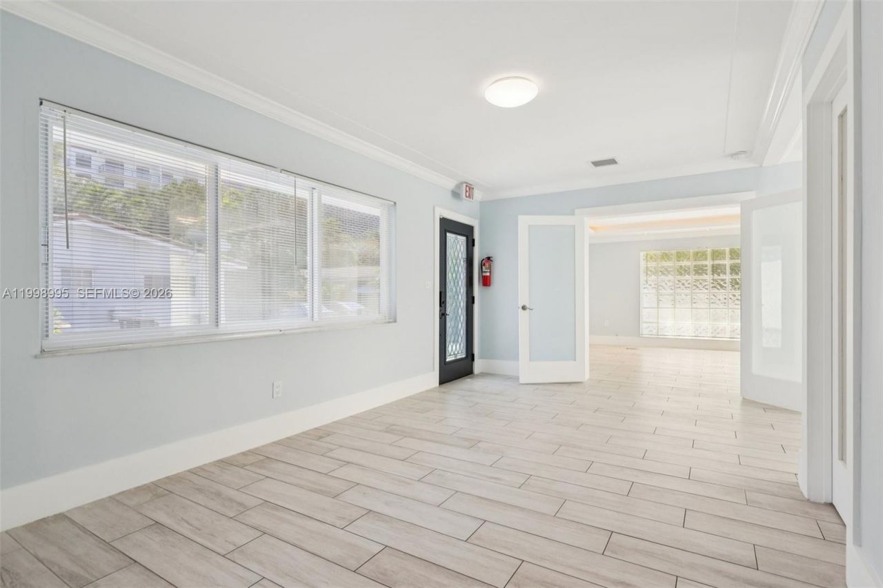 1682 NE 124th Ln, North Miami, FL 33181 Photo