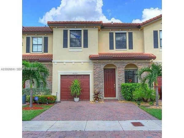 16293 SW 71st Ter, Miami, FL 33193