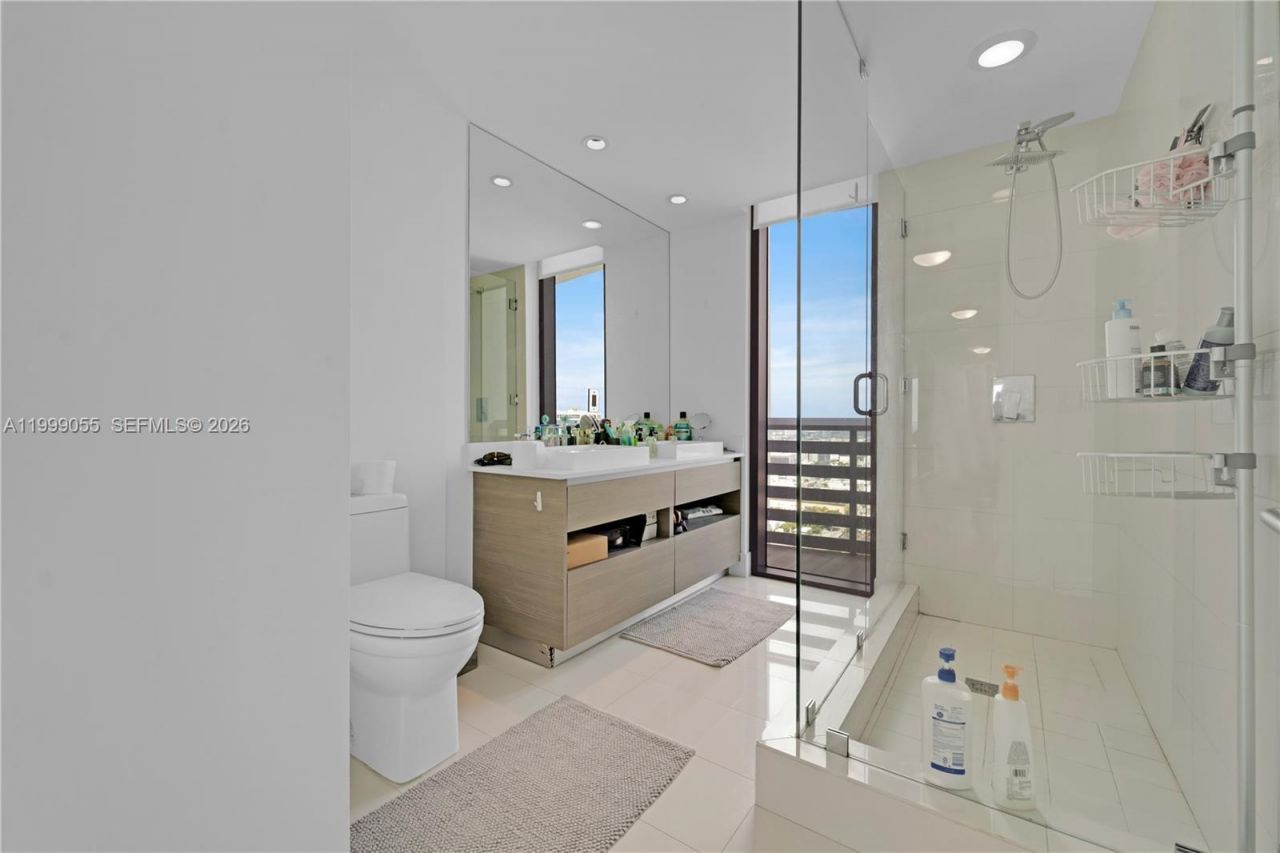 460 NE 28th St, Unit 3201, Miami, FL 33137 Photo