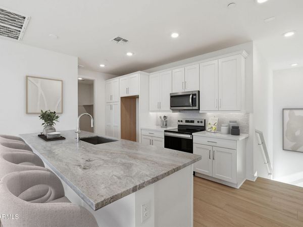 2121 W SONORAN DESERT Drive, Unit 75, Phoenix, AZ 85085