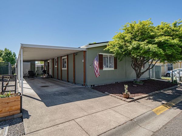 2228 New Haven Drive, Central Point, OR 97502