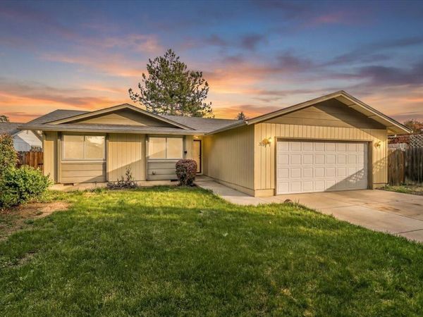 3167 Delta Waters Road, Medford, OR 97504