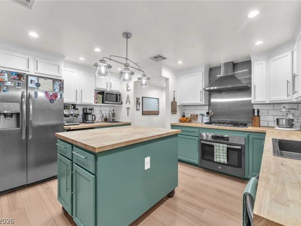 605 L Avenue, Boulder City, NV 89005