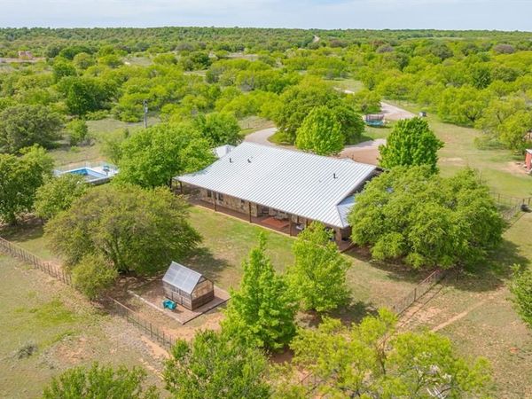 199 Reger Road, South Bend, TX 76481