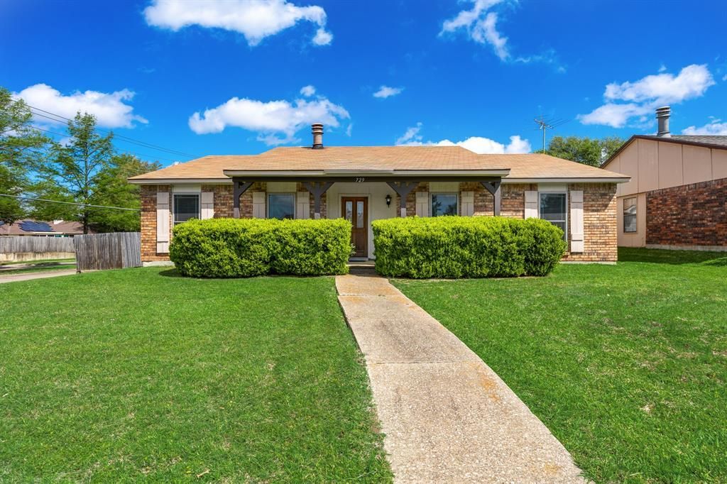 729 Via Altos, Mesquite, TX 75150 Main Photo