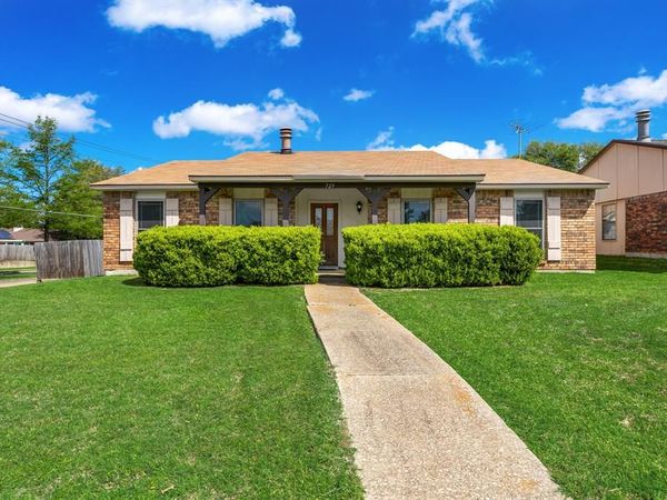 729 Via Altos, Mesquite, TX 75150