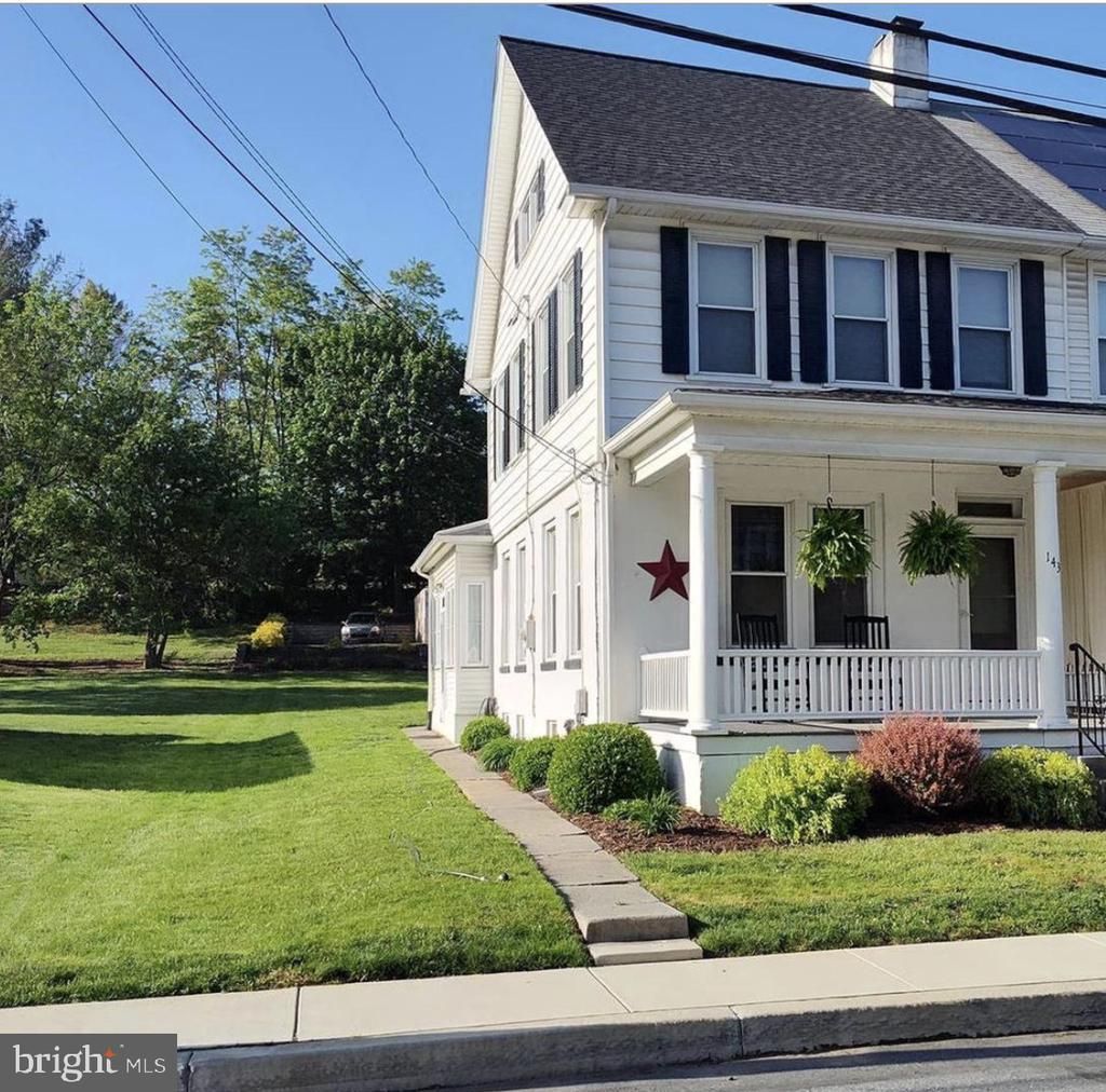 143 E MAIN STREET, BROWNSTOWN, PA 17508