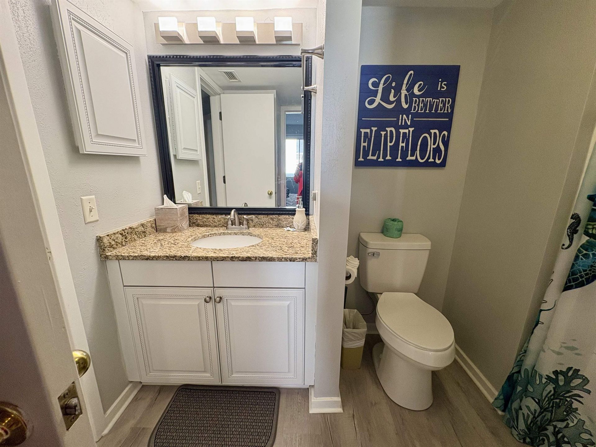 410 Melrose Pl. Photo 11