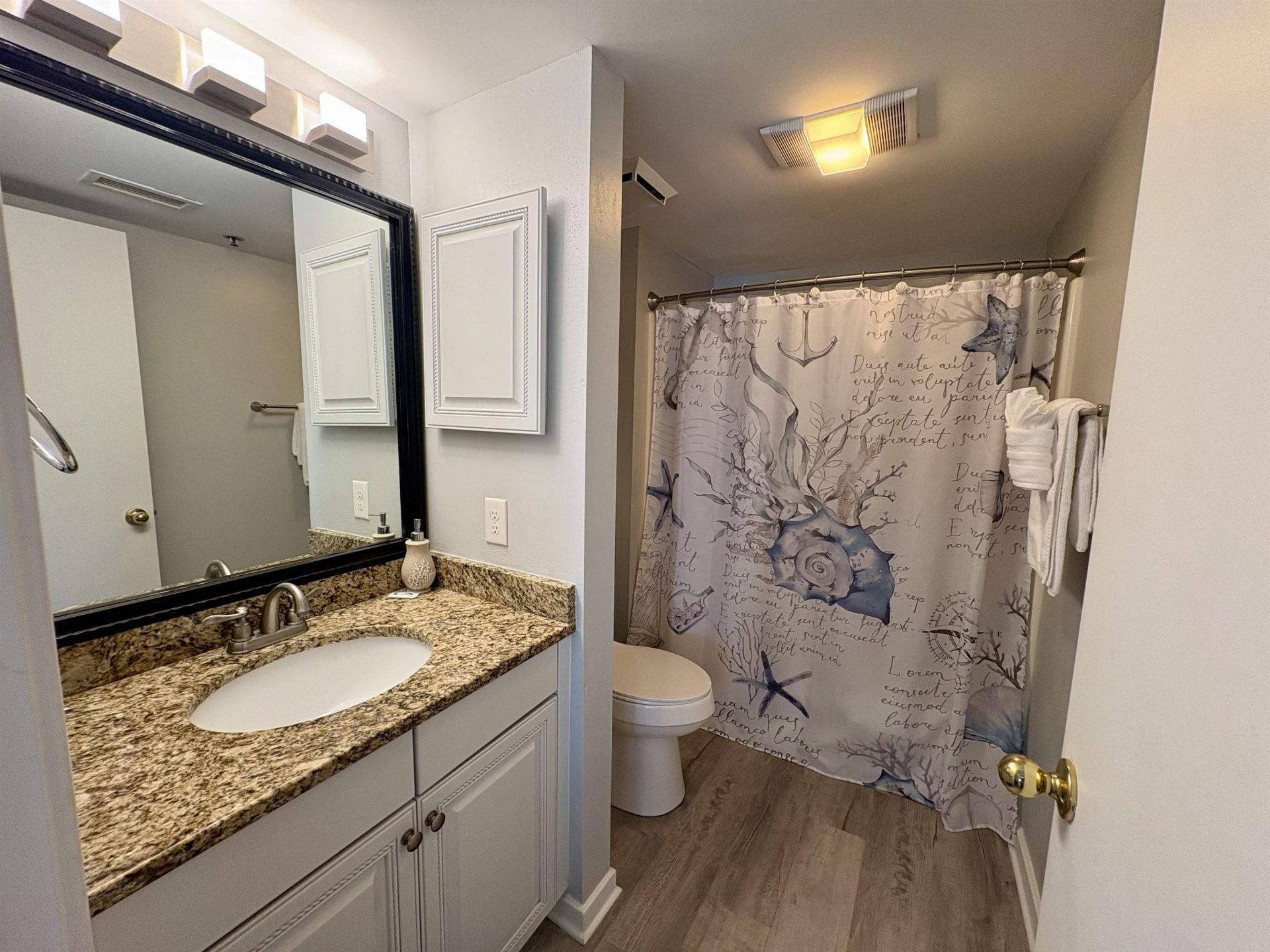 410 Melrose Pl. Photo 17