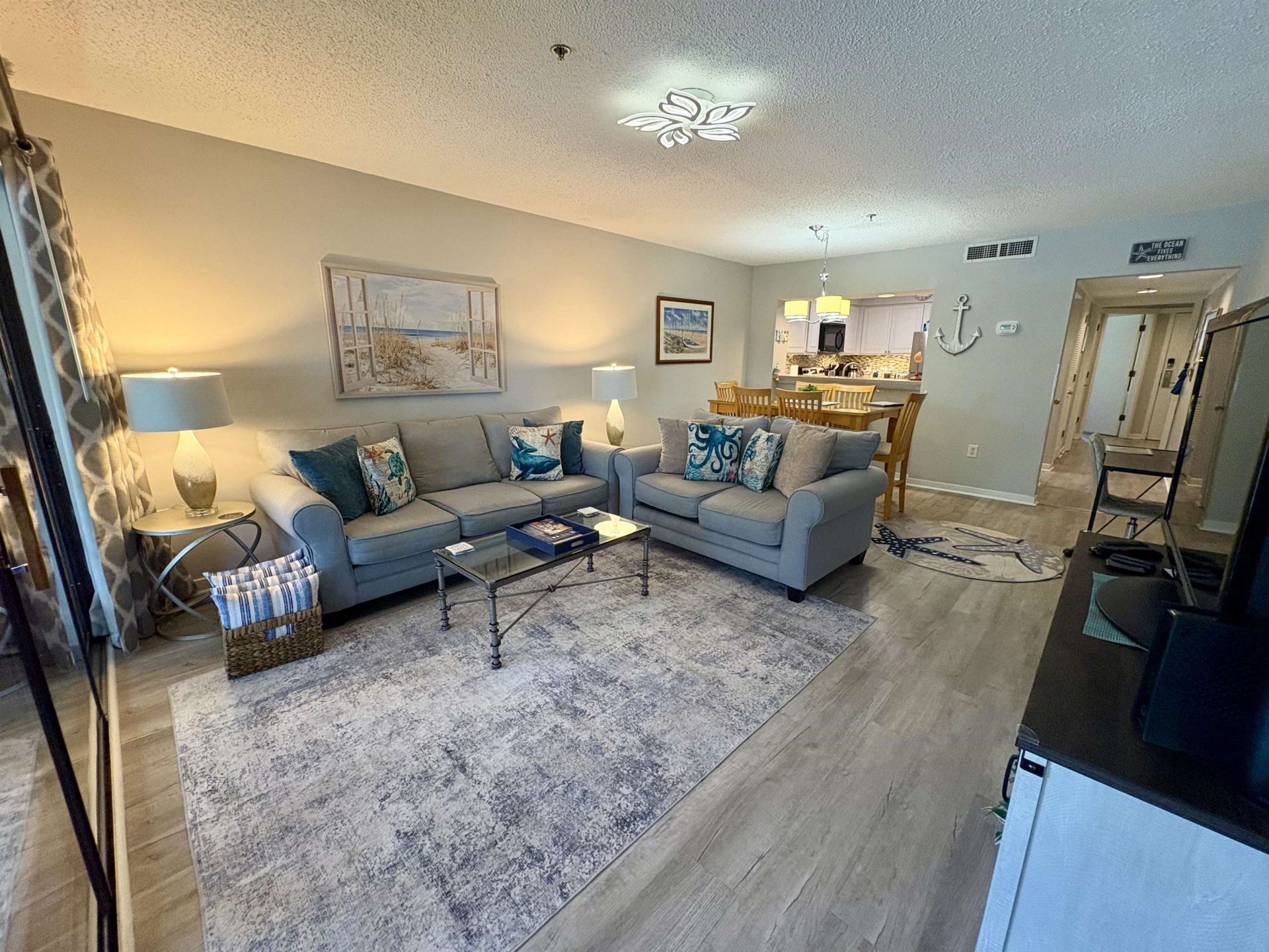 410 Melrose Pl. Photo 5