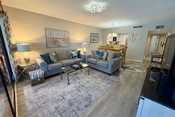 410 Melrose Pl. photo 4