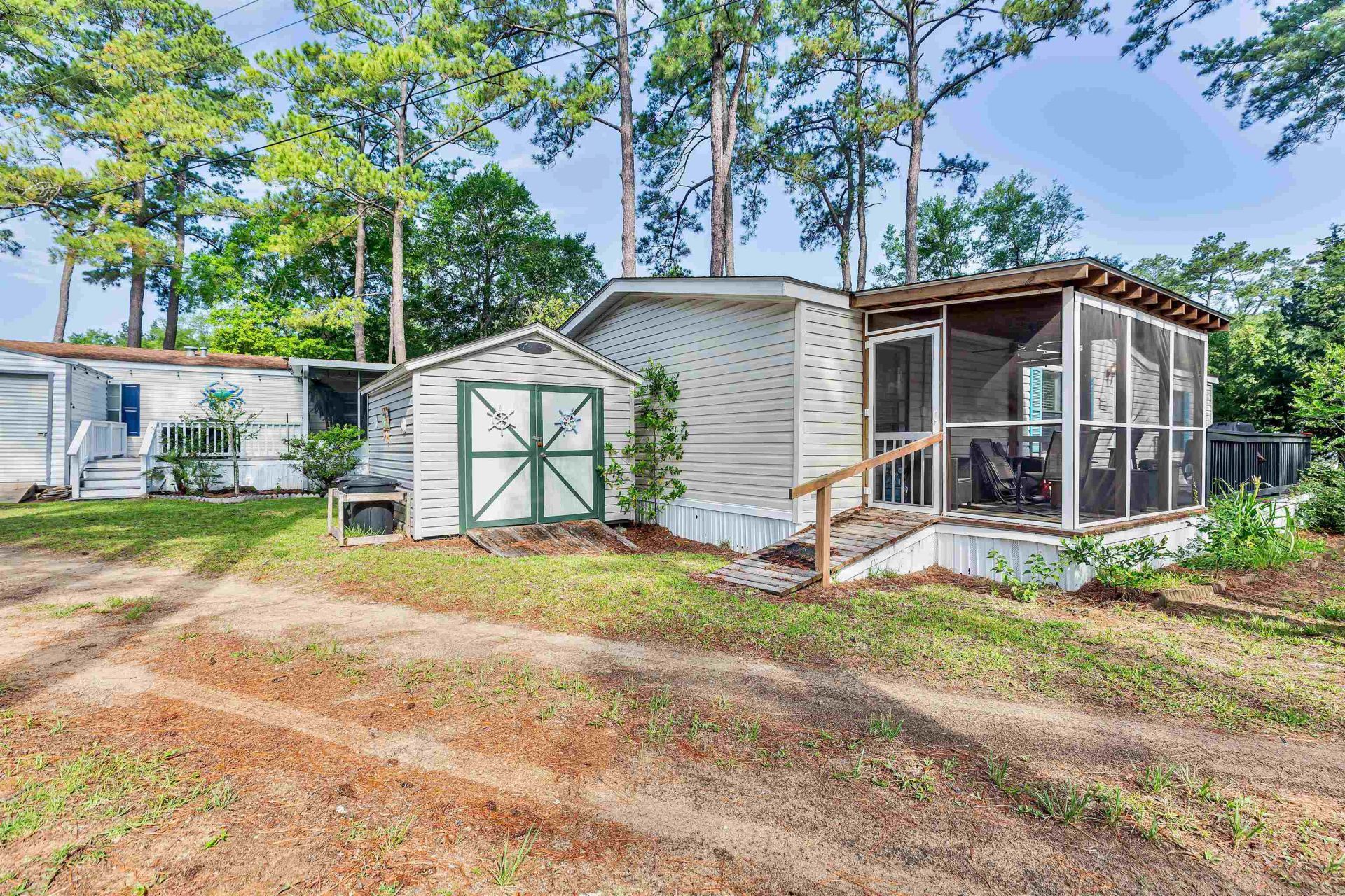 443 E Banks Dr. Photo 11