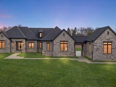 67736 Overlook Trail, Washington Twp, MI 48095