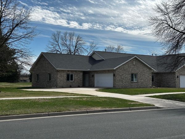 901 W Main Street, Belle Plaine, MN 56011