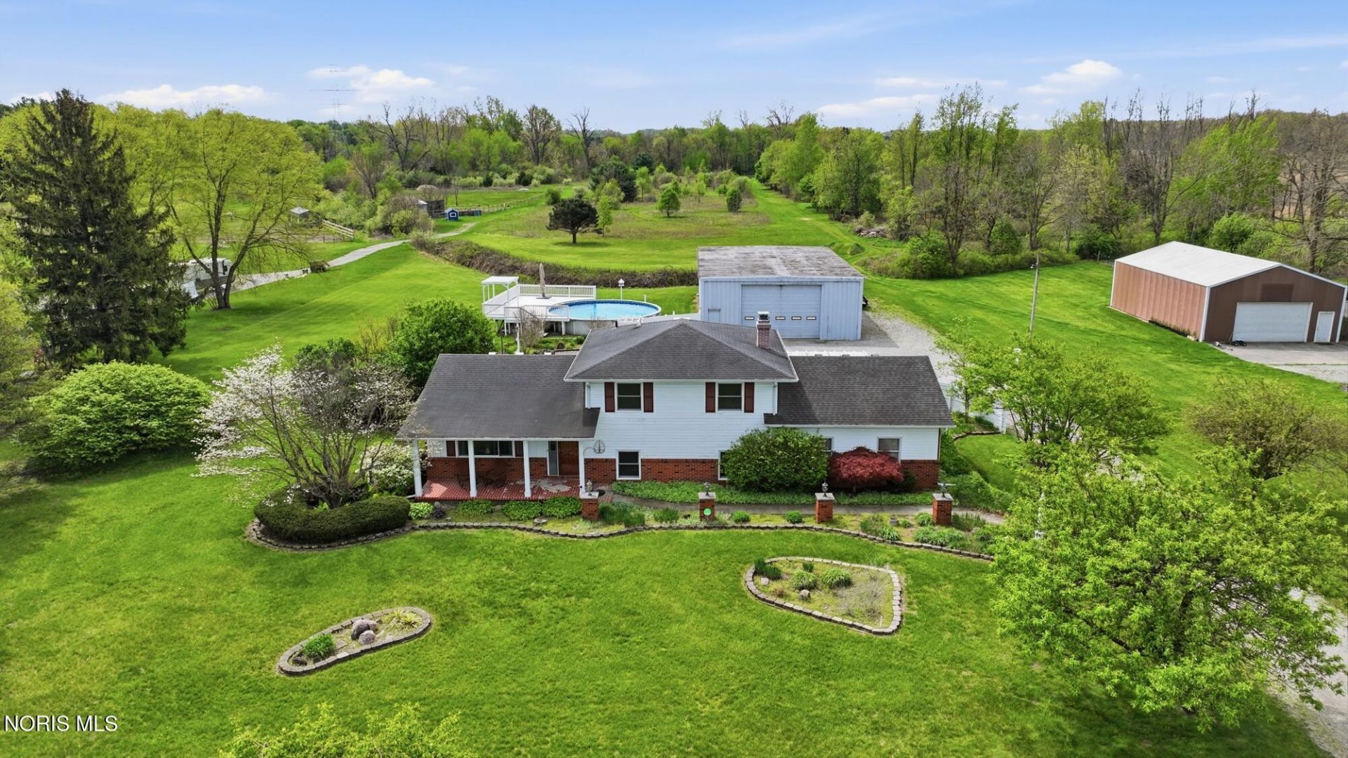 3195 County Road B, Swanton, OH 43558 Main Photo