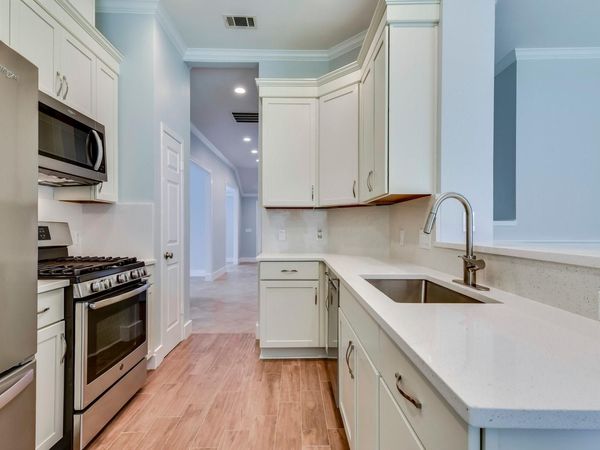 8401 Caledonia DR, Austin, TX 78717