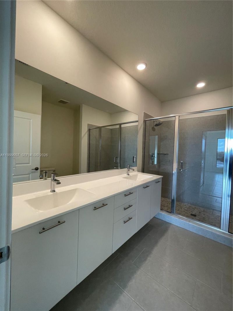 8167 NW 41st St, Unit E-409, Doral, FL 33166 Photo