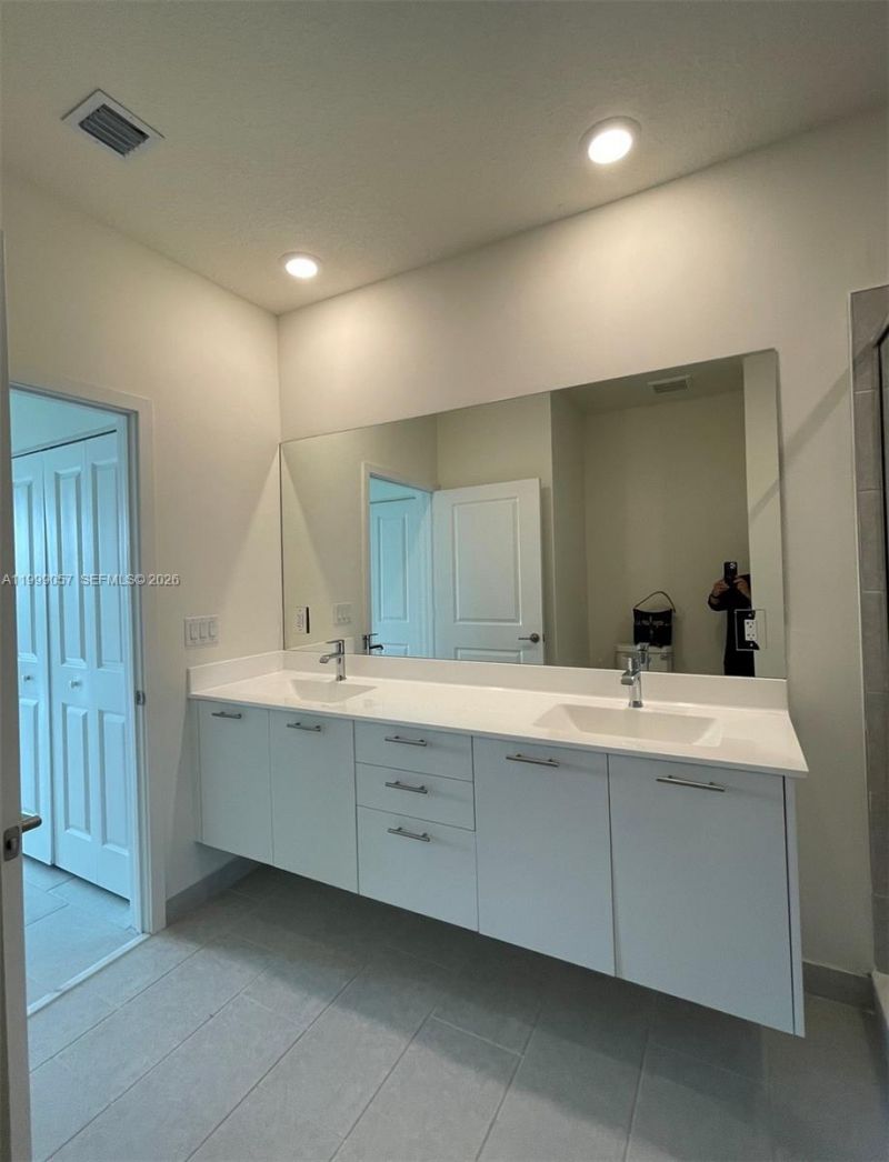 8167 NW 41st St, Unit E-409, Doral, FL 33166 Photo