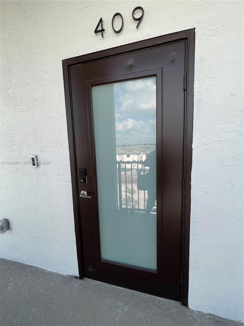 8167 NW 41st St, Unit E-409, Doral, FL 33166 Photo
