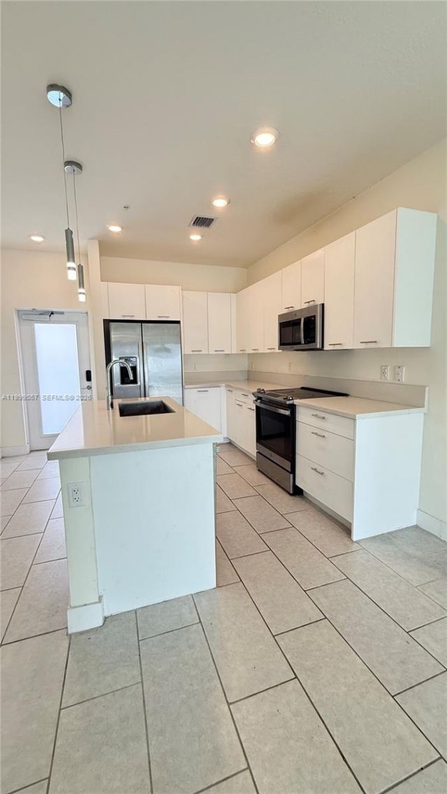 8167 NW 41st St, Unit E-409, Doral, FL 33166 Photo