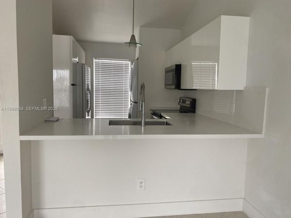 219 SE 8th St, Unit 601, Hallandale Beach, FL 33009