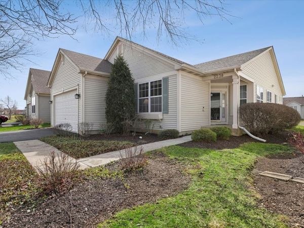 2238 Carillon Drive , Grayslake, IL 60030