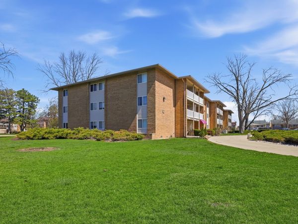 960 Beau Drive , Unit 303, Des Plaines, IL 60016