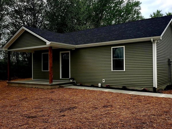 1292 Colonial Drive, Seymour, IN 47274