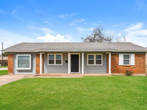 701 E MISSION Street, Crowley, TX 76036