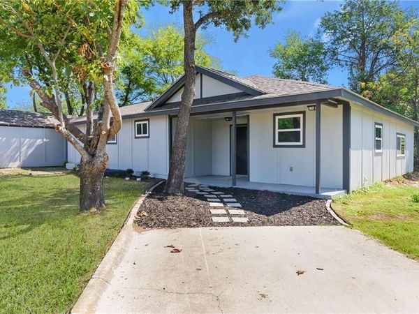 220 Bella Vista Drive, West Tawakoni, TX 75474