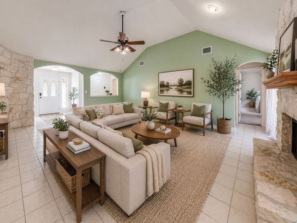 217 Hunters Dawn, La Vernia, TX 78121