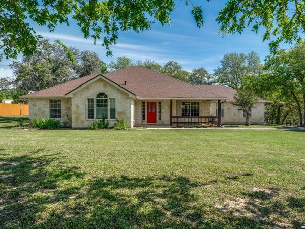 217 Hunters Dawn, La Vernia, TX 78121