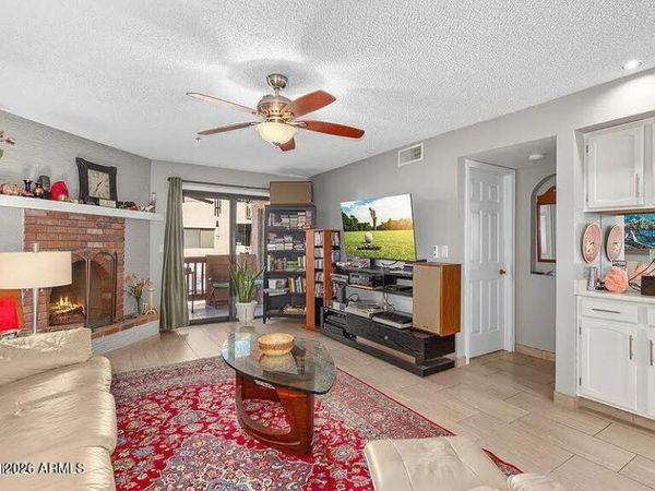 3031 N CIVIC CENTER Plaza, Unit 230, Scottsdale, AZ 85251