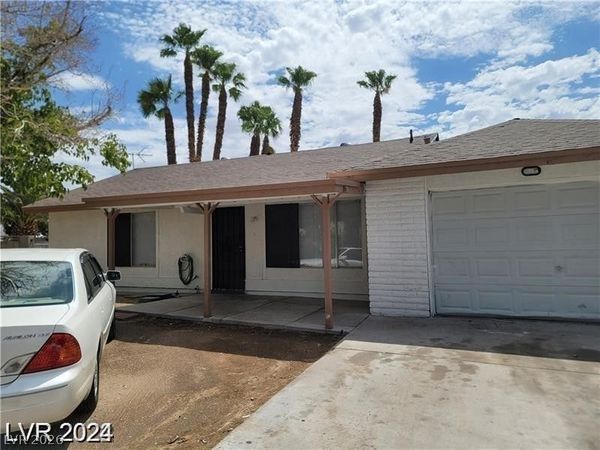 45 Logan Court , Las Vegas, NV 89110