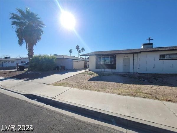 4321 El Conlon Avenue , Las Vegas, NV 89102
