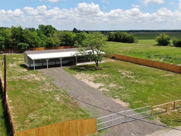 335 County Road 352, Gause, TX 77857