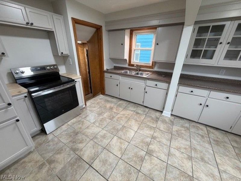 11005 Brunswick Avenue, Garfield Heights, OH 44125 Photo 6