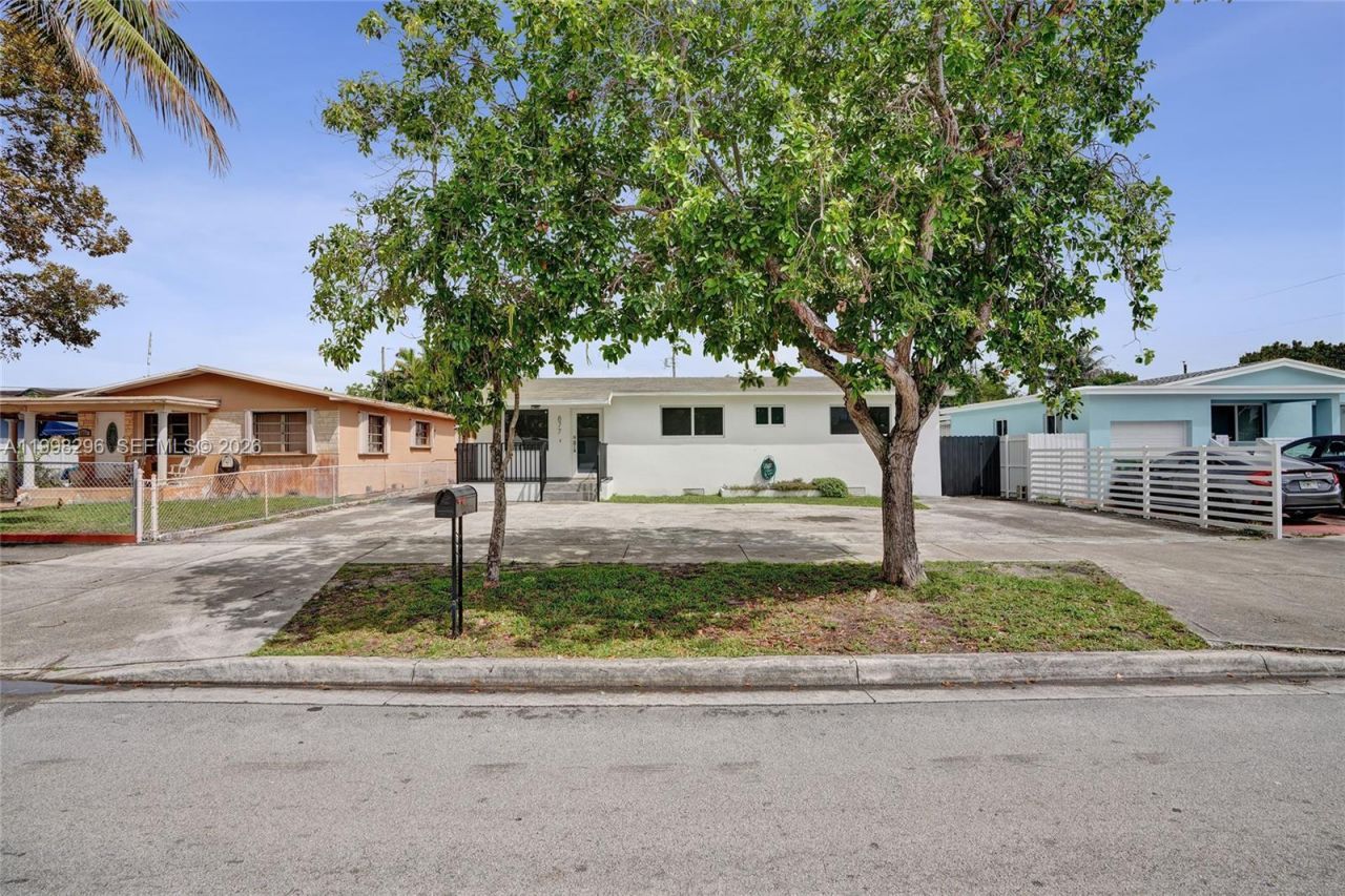 877 W 33rd St, Hialeah, FL 33012 Photo